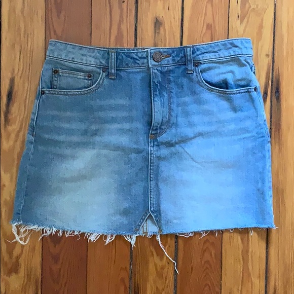 Urban Outfitters light wash denim skirt - Picture 1 of 4